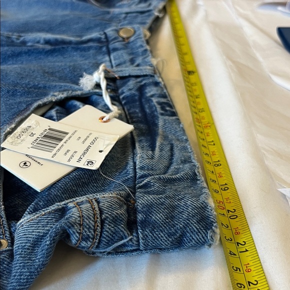 Good American Good Vintage Jagged Hem Jeans - Picture 15 of 16